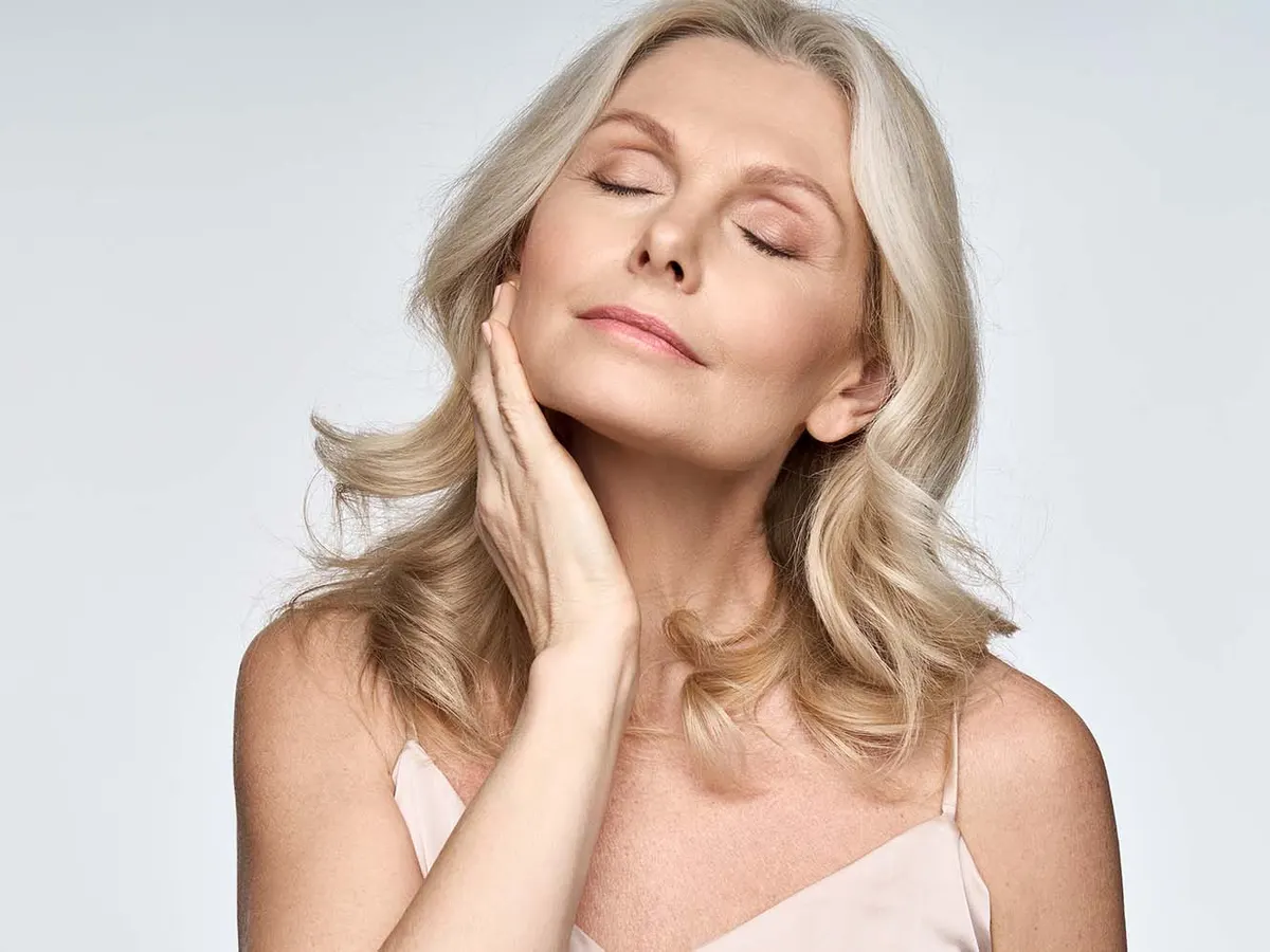 Rejuvenescimento facial natural com deep plane facelift em Brasília